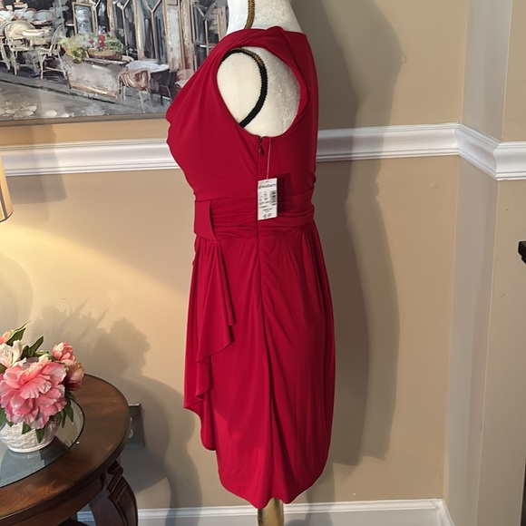 NWT Sexy red slinky dress with slimming ruched waist. - Picture 5 of 9
